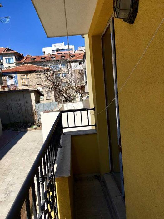 Дава се под наем Двустаен апартамент в Бургас, Център - 60 кв.м за 350 € - Снимка #5