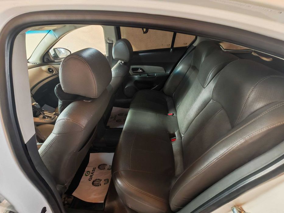 Lacetti Cruz 1.6 motor , avtomat . ideal holatda srochno !