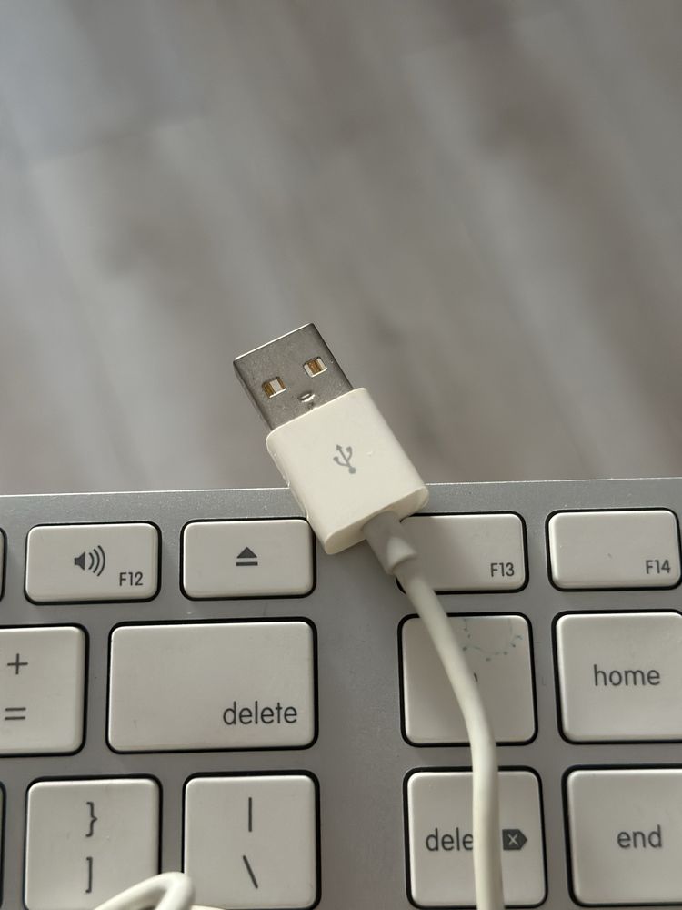 Tastatura Mac originala cu numere USB C