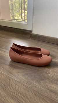 Дамски обувки Crocs Brooklin flat 39-40