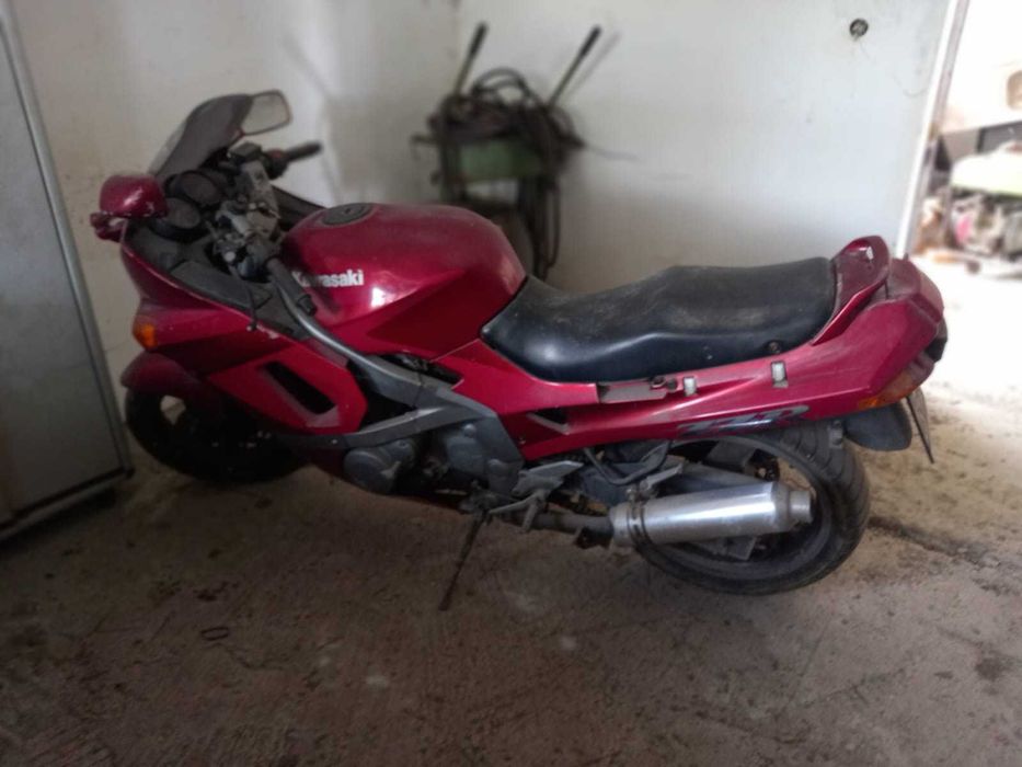 Motocicleta Kawasaki 700