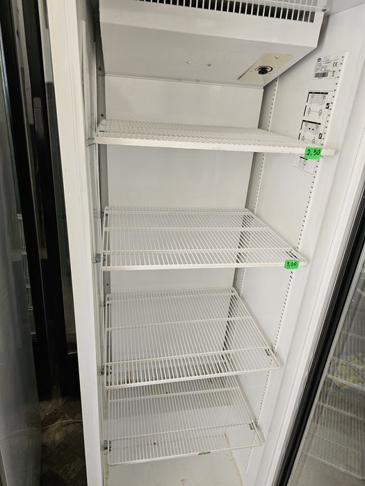 Хладилна витрина