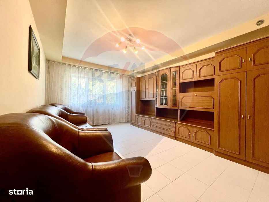 Apartament cu doua camere de inchiriat in zona Lipovei