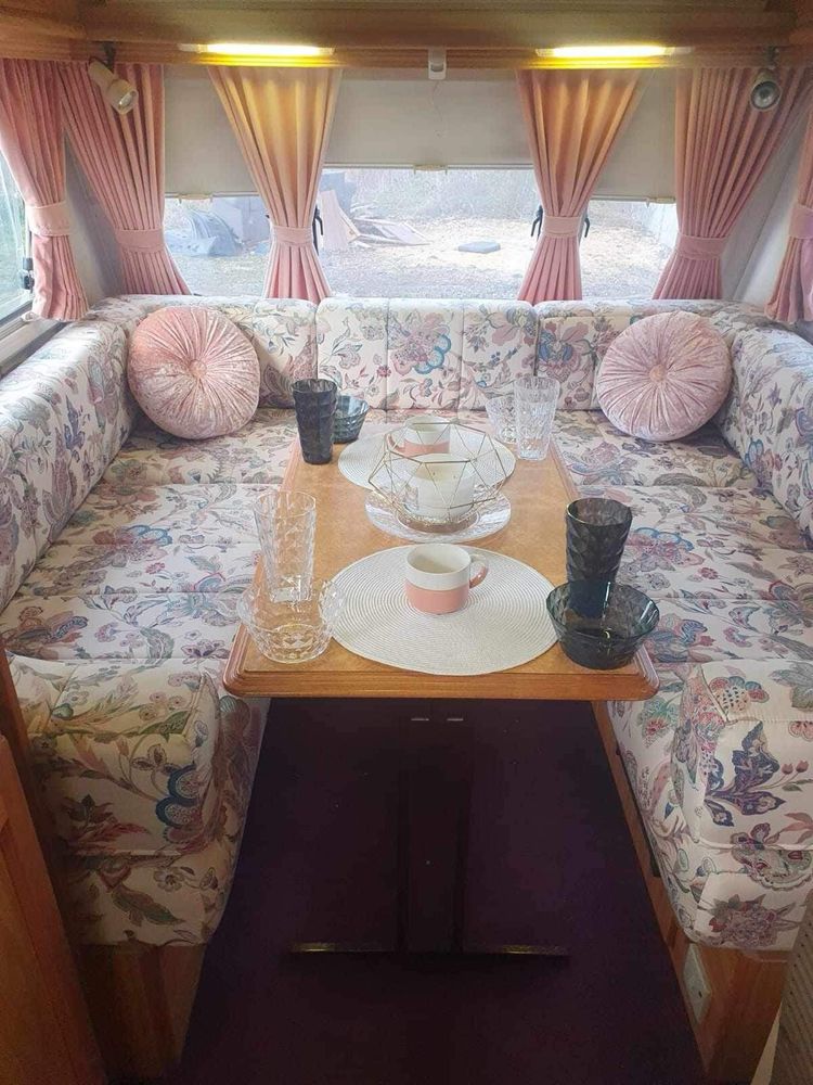 Английска каравана Bessacarr Cameo 360 SLE