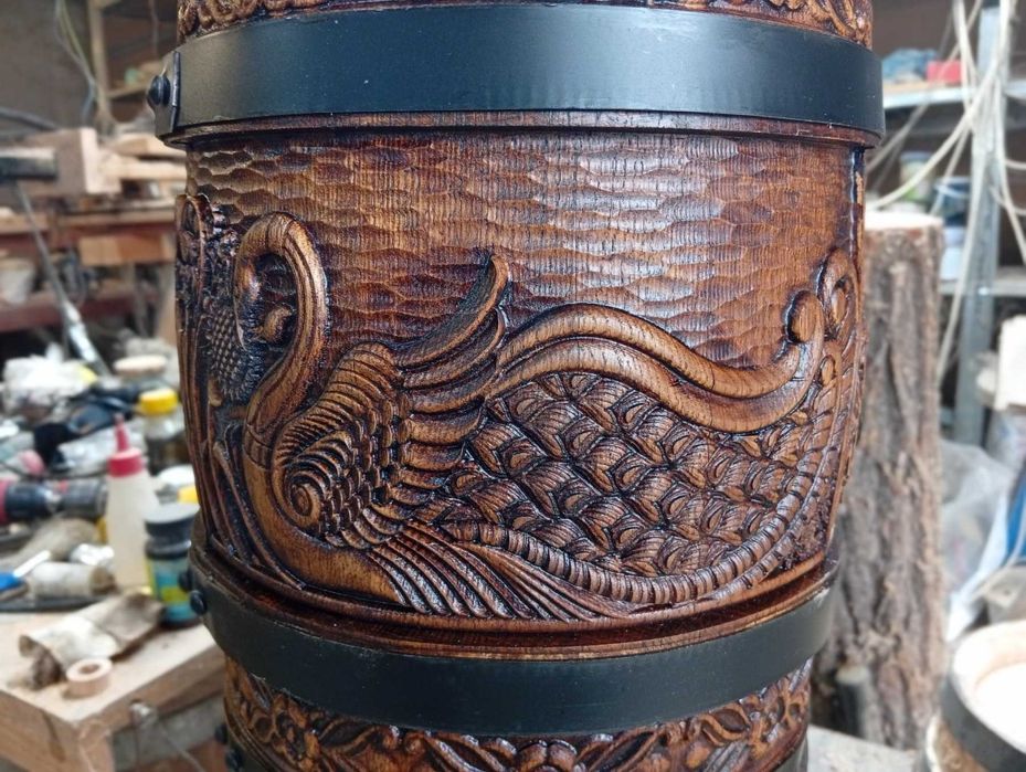 Дъбово Буре с Дърворезба