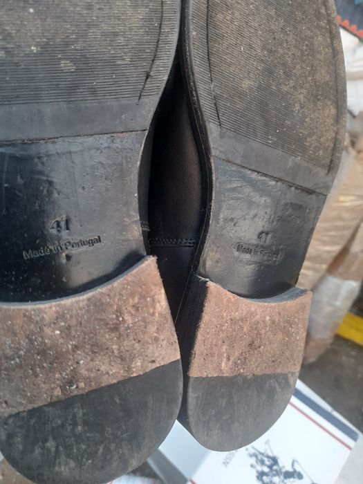 Ghete made in Portugalia de piele adevarata.