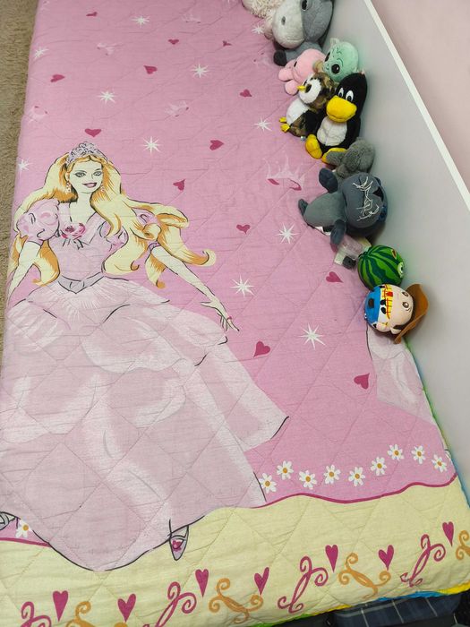 Запазено двулицево шалте за ъглово легло