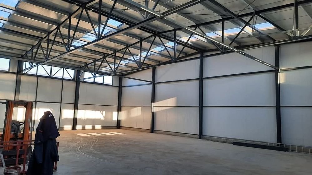 Vând hala metalica de producție sau depozitare.