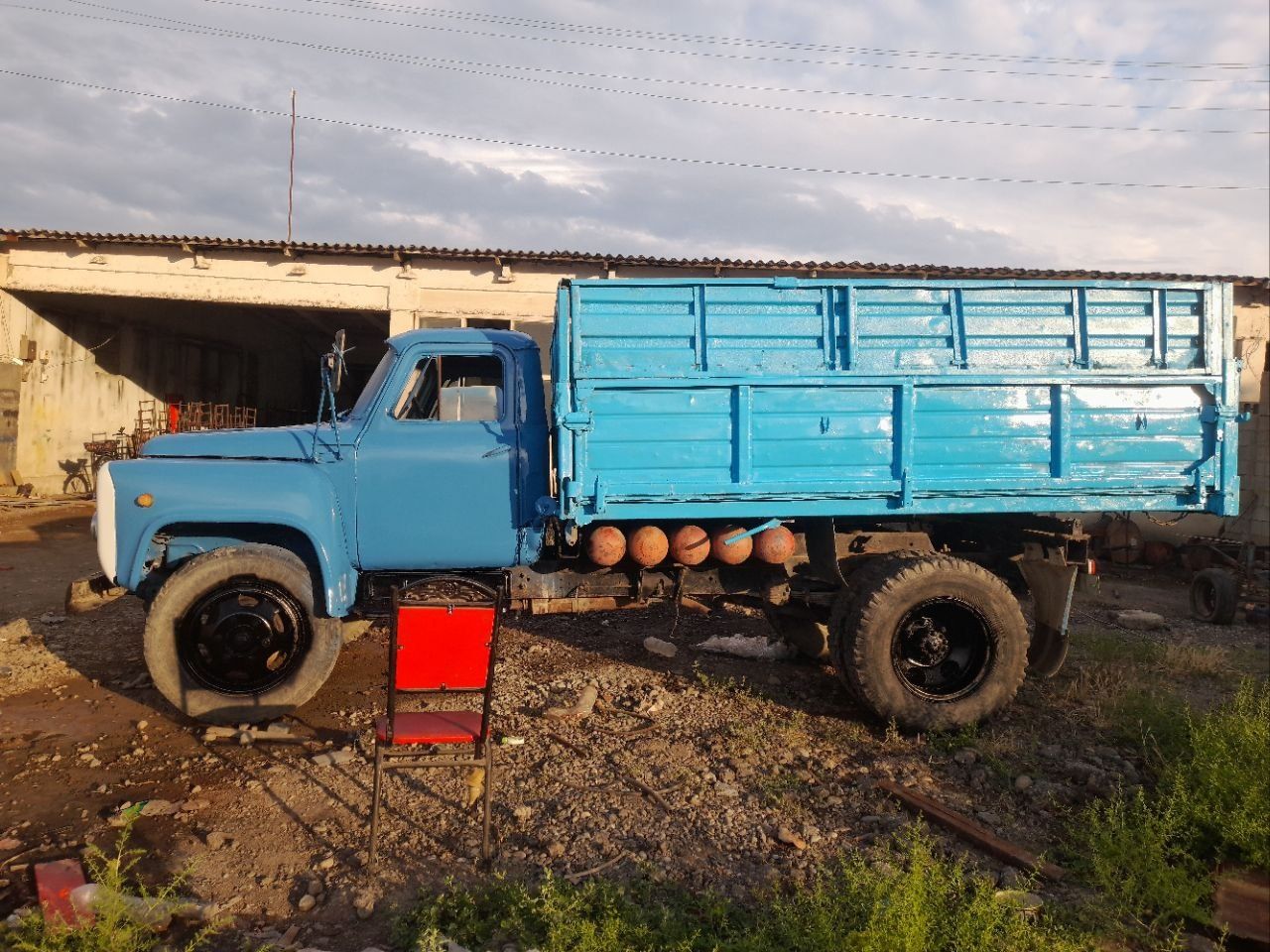 Gaz 53 samasval sotiladi