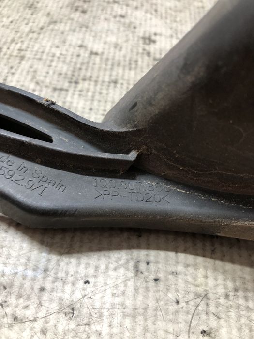 suport far stanga  volkswagen eos 2006