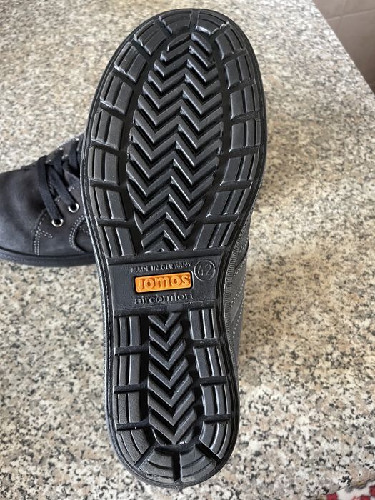 Продам ботинки Jomos. Размер 42 . В хорошем состоянии.