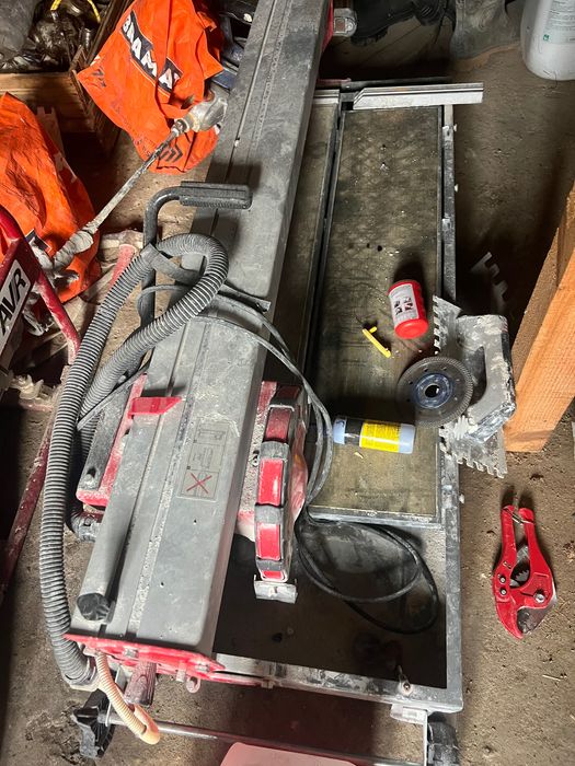 Mashina za ryazane na mramor paveta y plochki