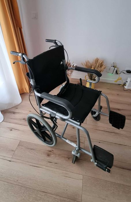 Vand carut cu roti, carje, cadru