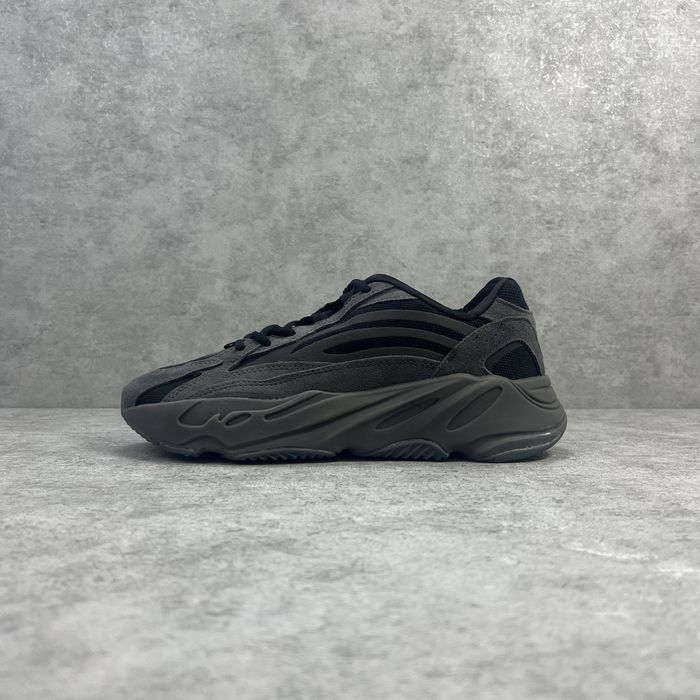 Adidas Yeezy Boost 700 Grey - 40