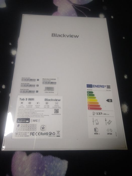 Vând tabletă de ultimă generație nou la cutie.