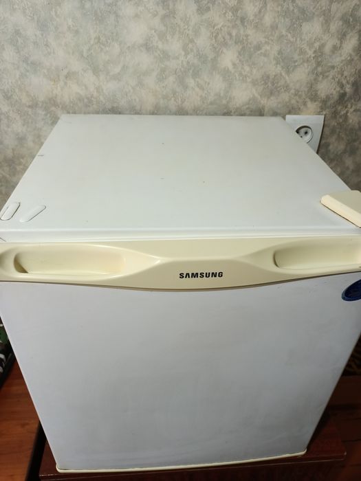 Продам мини холодильник (бар)