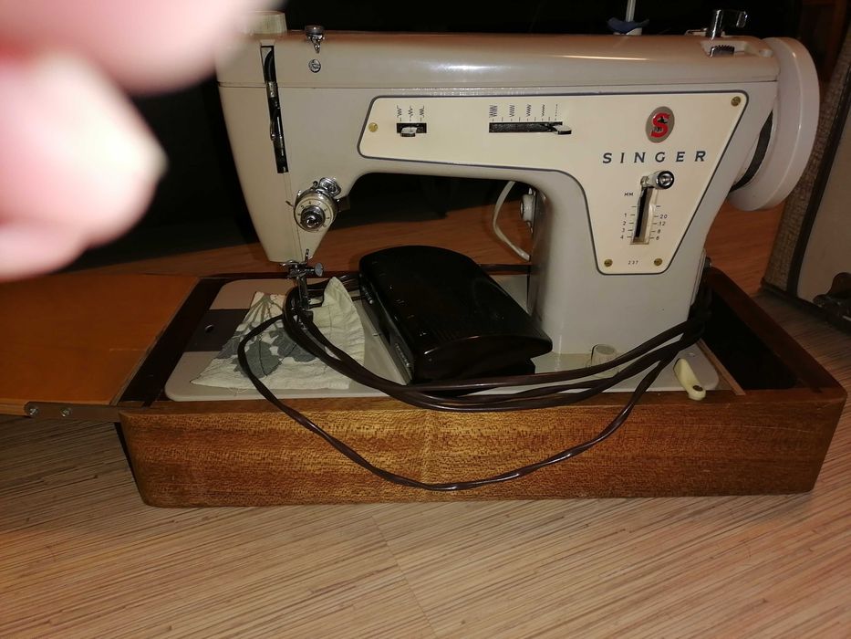 Singer  модел 237