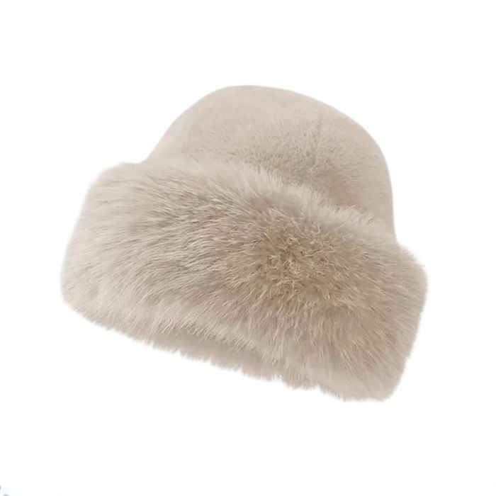 ПРОМО различни цветове модерни, много пухкави и топли шапки с пух