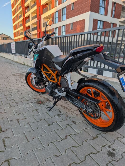 KTM Duke 390 2015 A2