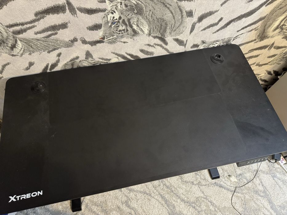 Стол с электроприводом