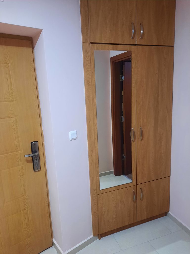 Дава се под наем Двустаен апартамент в Варна, Център - 80 кв.м за 612 € - Снимка #3