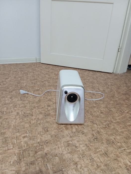 Продам электрическую мясорубку не дорого