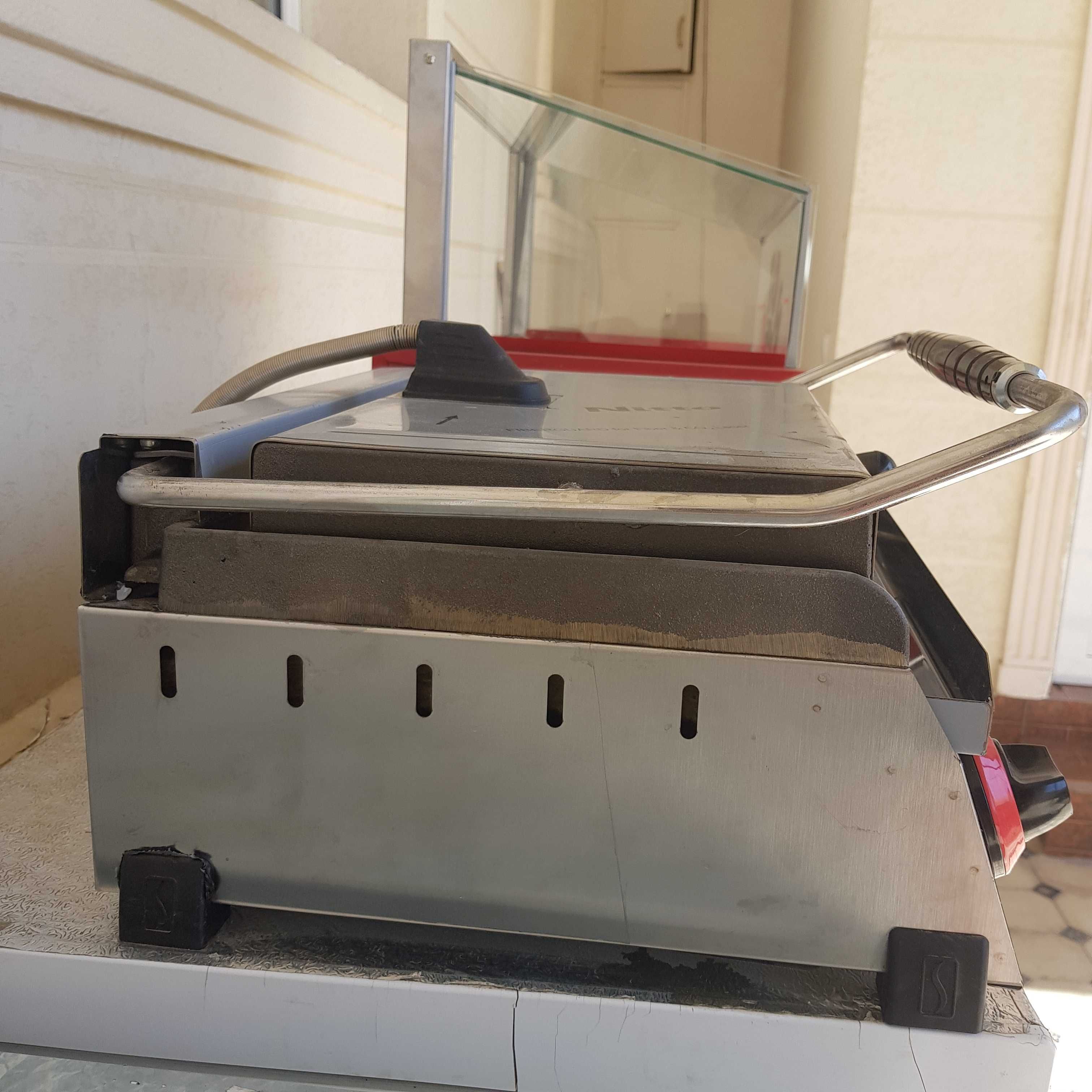 Tostir va hot dog