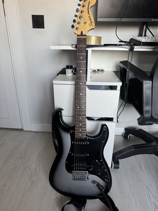 Продам электрогитару