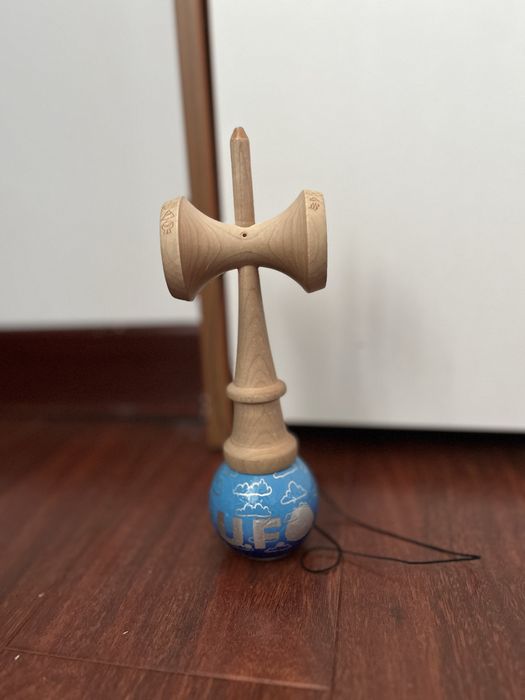 Kendama UFO KROM