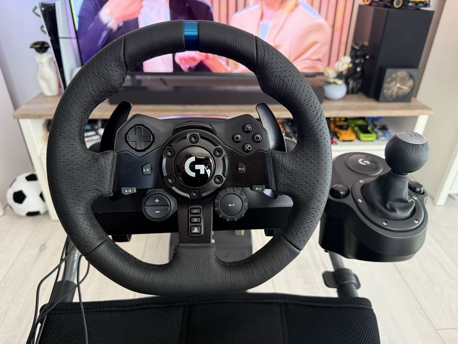 Set SimRacing LOGITECH | scaun, volan, pedale, schimbător