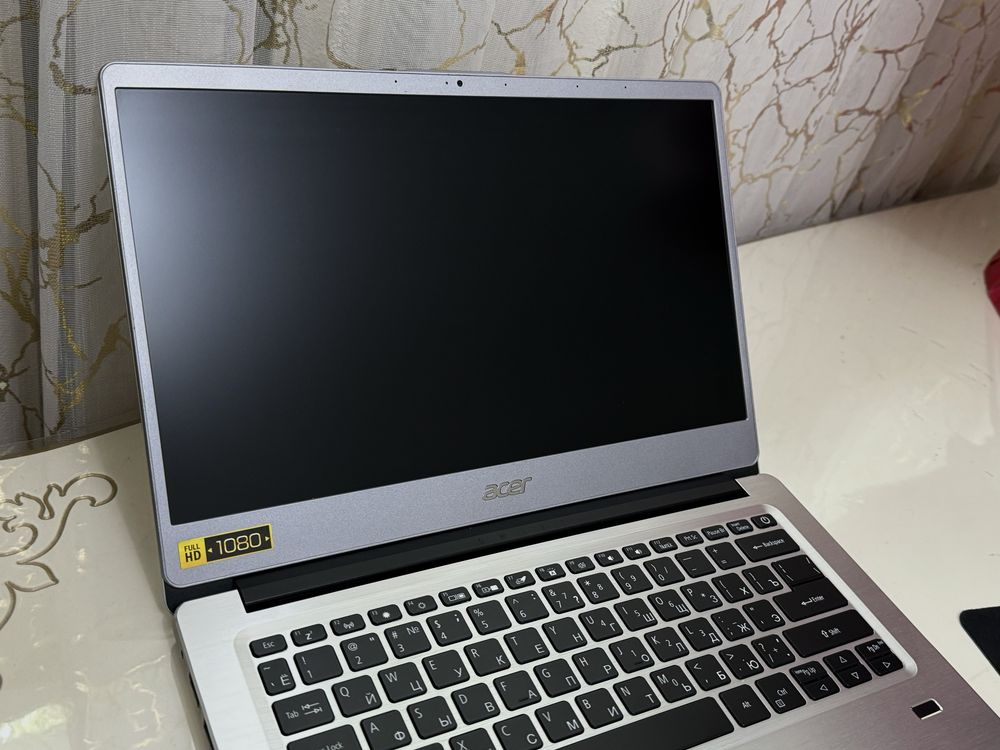 Acer SWIFT 14/ SSD:256GB/ Core i7/ Geforce MX