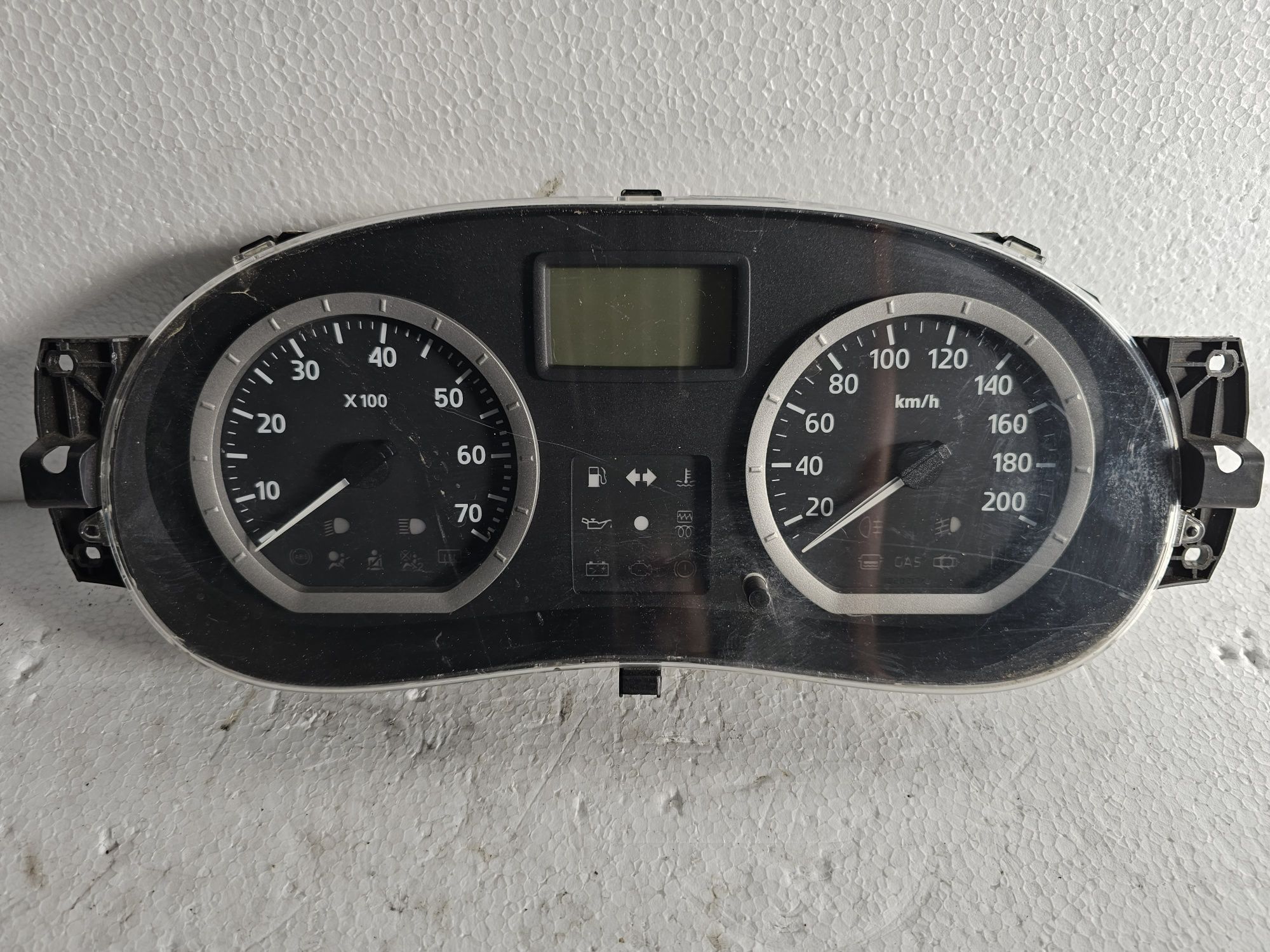 Ceasuri de bord Dacia Logan benzina