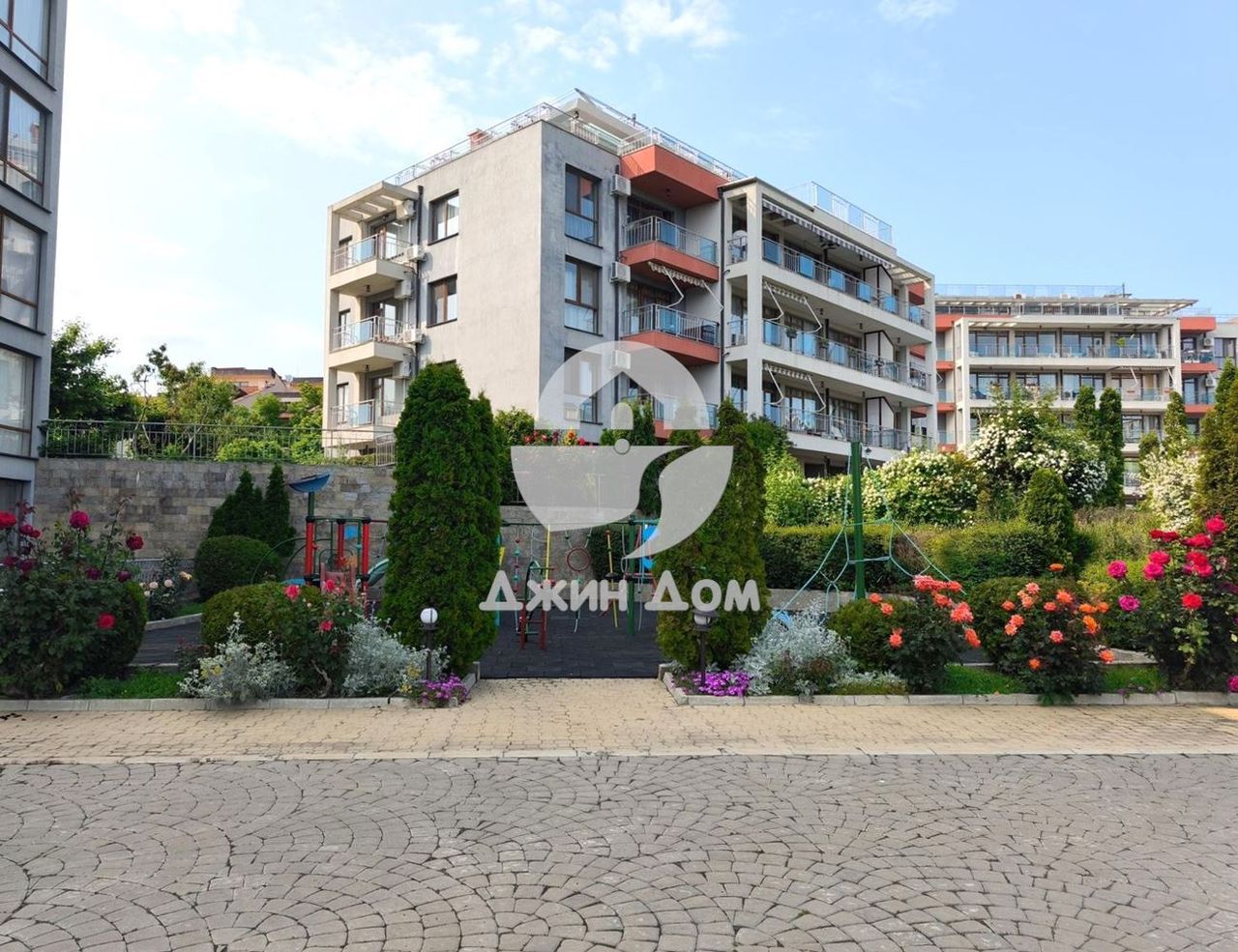 Продава се Двустаен апартамент в Свети Влас - 63 кв.м за 1556 €/кв.м - Снимка #8