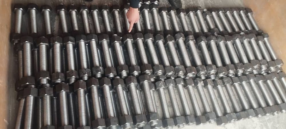 Ankerniy bolt va shpilkalar