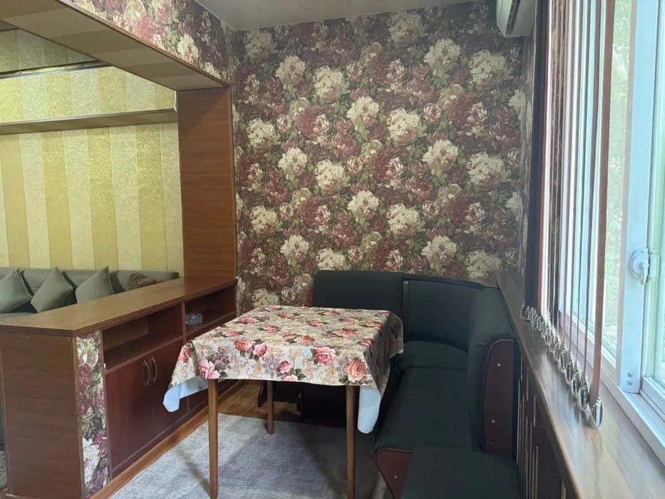 Продается 1в2 комнатная квартира Ц-4 Ардус Алайский метро Абдулла К