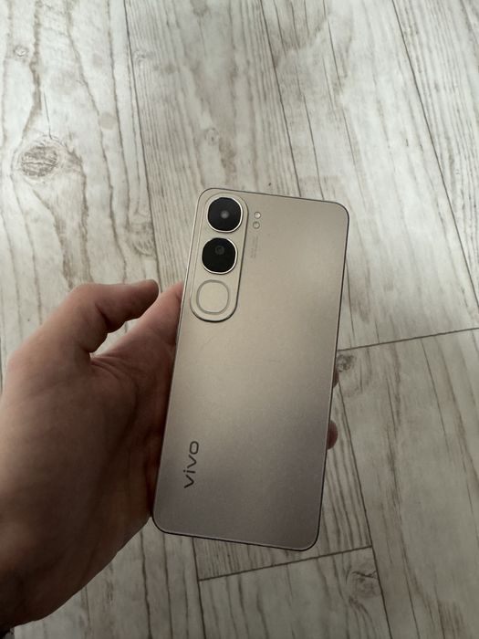 Смартфон Vivo V40 Lite