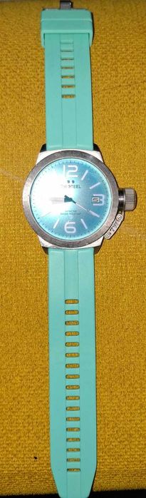 Vând 3 ceasuri ( 2 Casio, 1 Tw Stele )