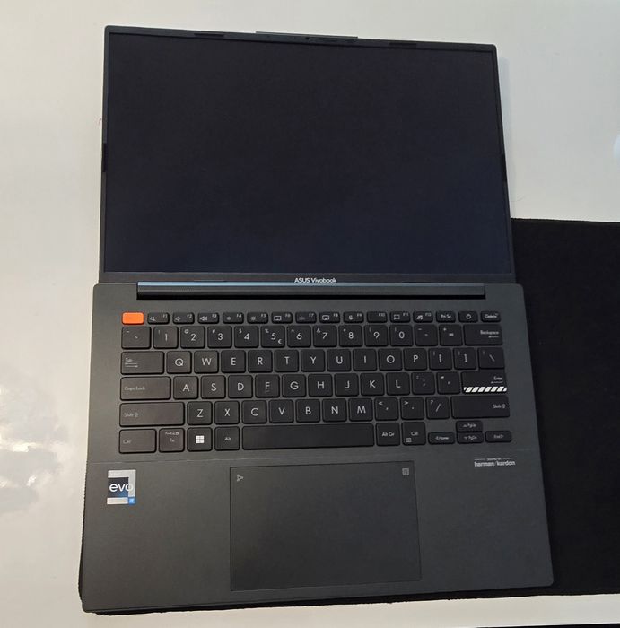 Laptop ASUS VivoBook S 14 OLED S5404VA - cu garantie