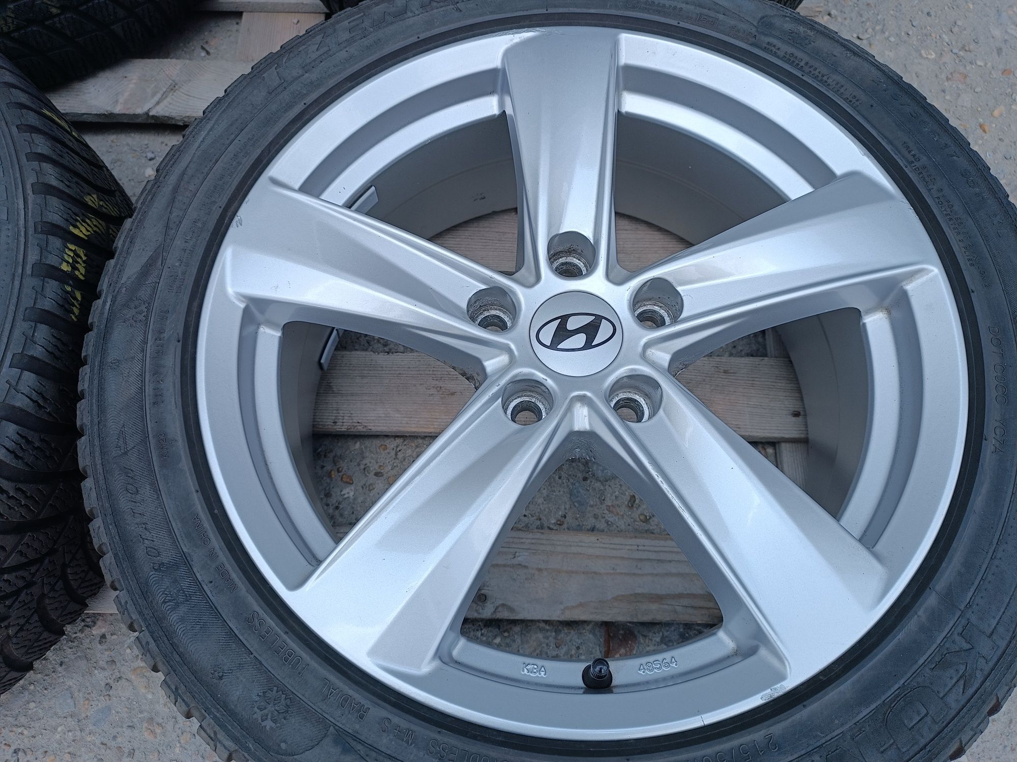 Лети джанти 17ки 5х114.3 Hyundai + зимни гуми 215/50/17 Kumho