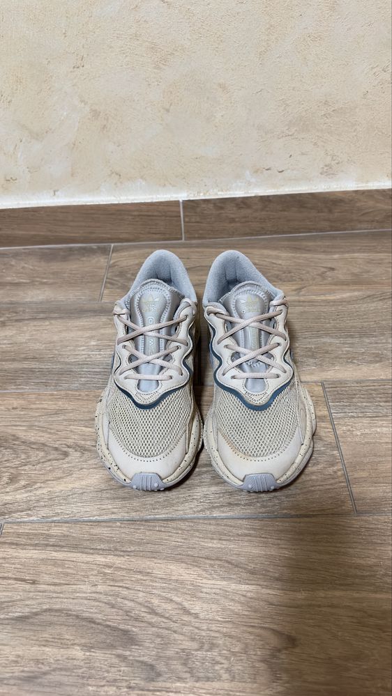 Adidas ozweego .