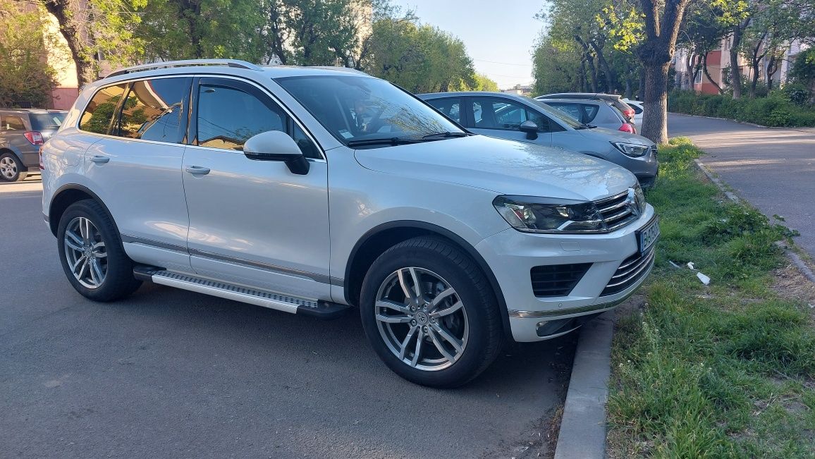 Vând Volkswagen Touareg TVA deductibil