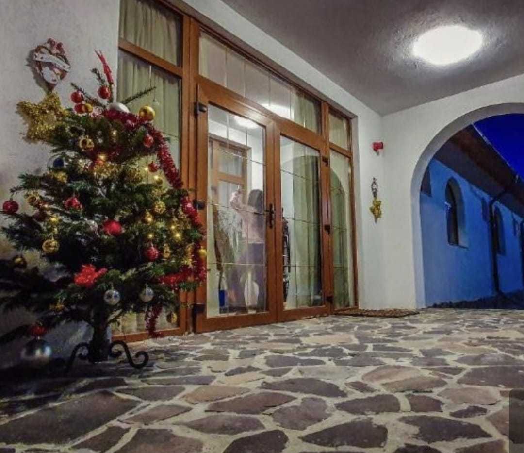 Pensiune/conac zona Brătia, Arges