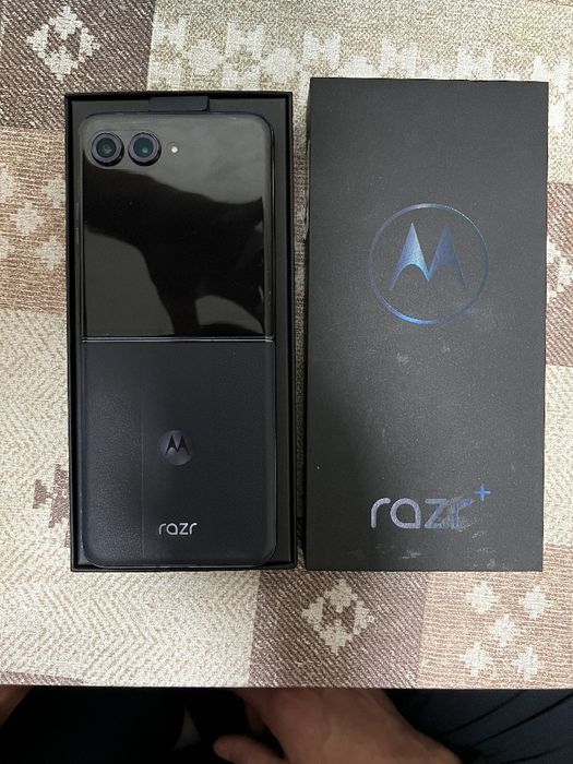 Motorola razr+ 2024 12+256gb Midnight blue