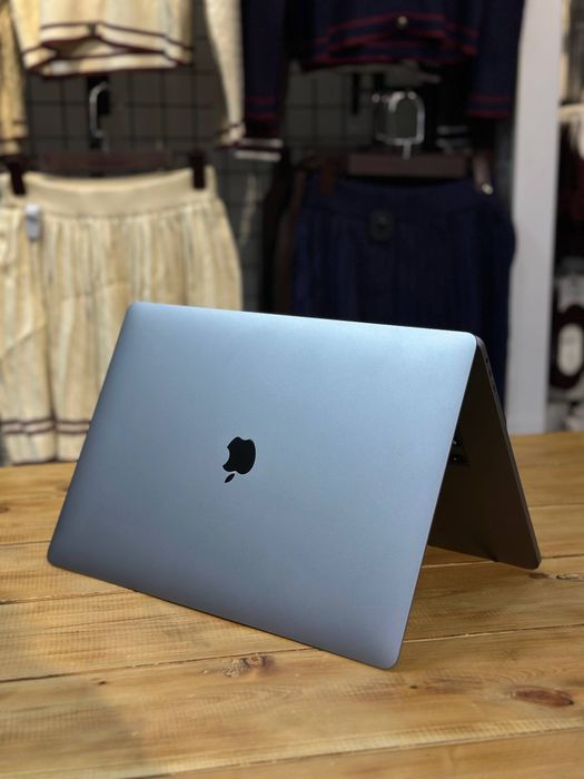 Mackbook pro apple