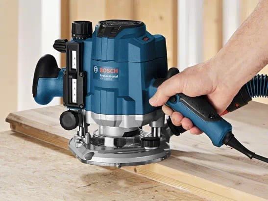 Фрезер вертикальный BOSCH GOF 1250 CE Professional