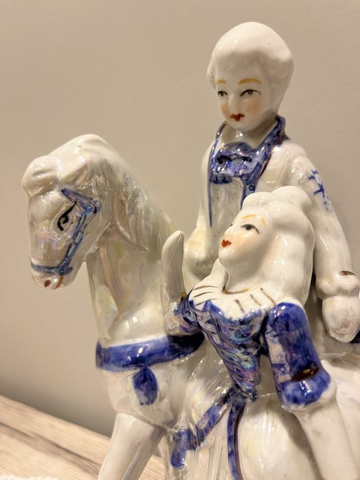 Статуя порцелан бяло и синьо