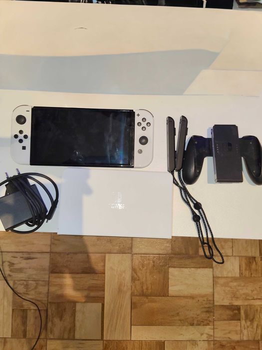 Nintendo Switch alb