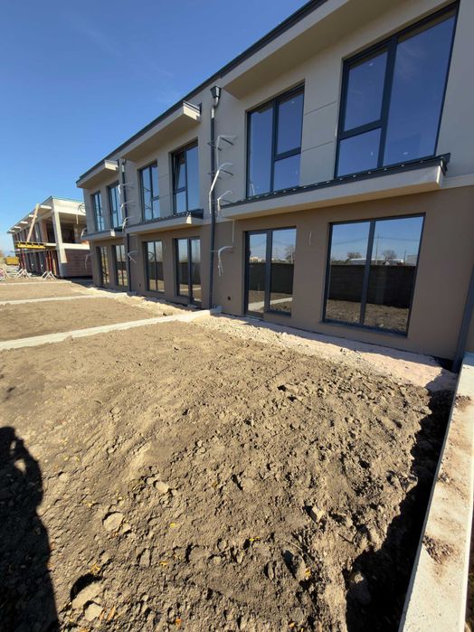 Къщи в нов комплекс в с. Маноле