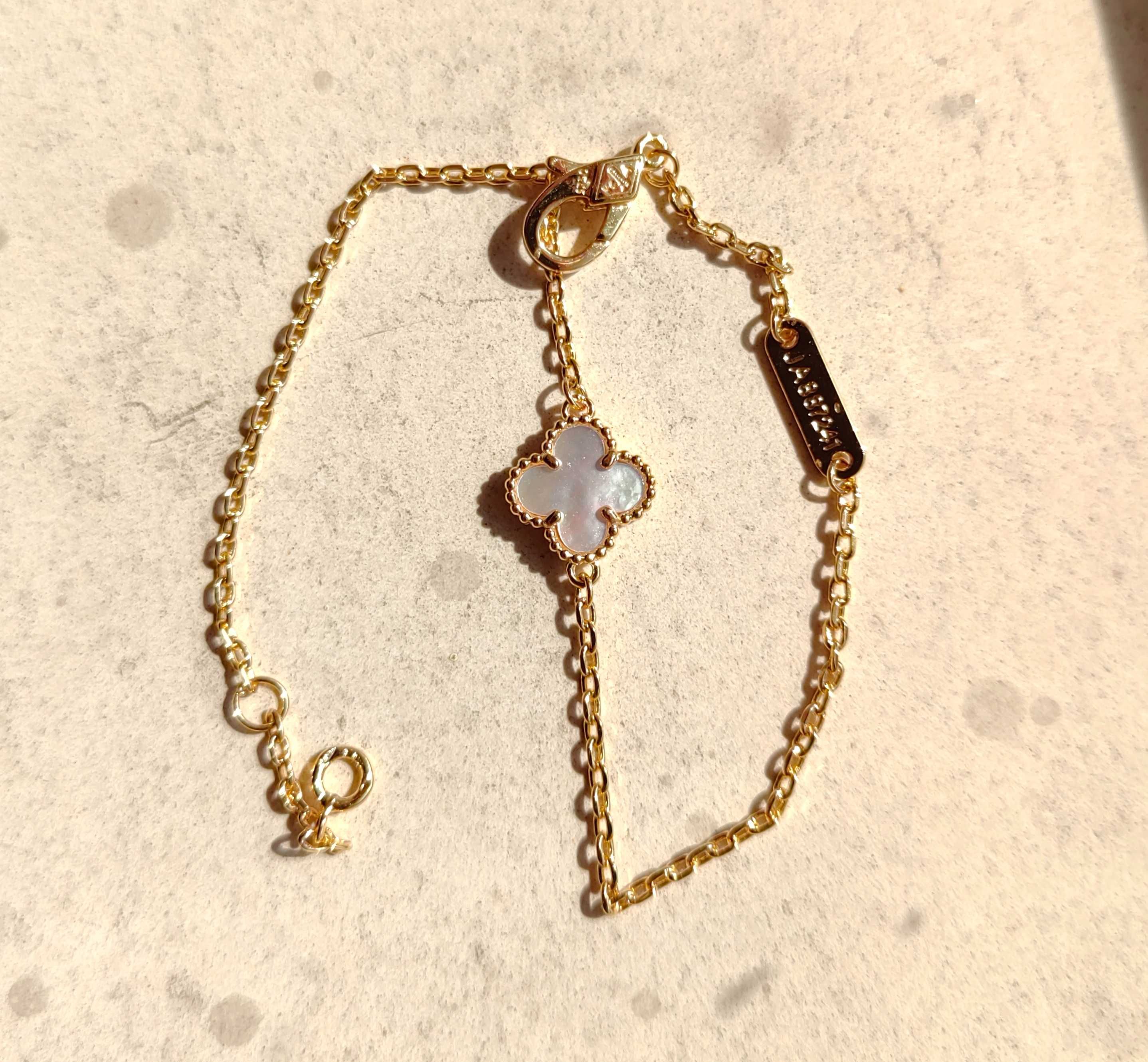 Van Cleef & Arpels VCA Sweet Alhambra bracelet гривна с малка детелина