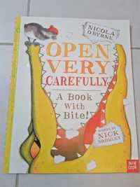 Carte engleza: Open Very Carefully - Crocodilul neastamparat